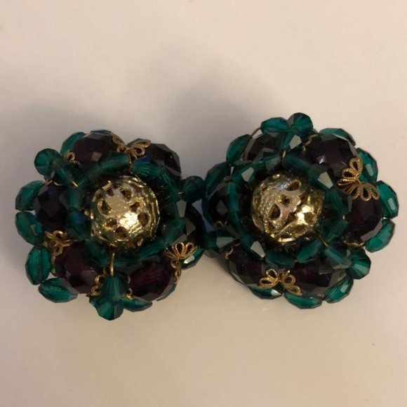 Vintage clip on earrings - Picture 2 of 4